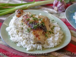 Куриные бедра, запеченные в чесночно-сливочном соусе